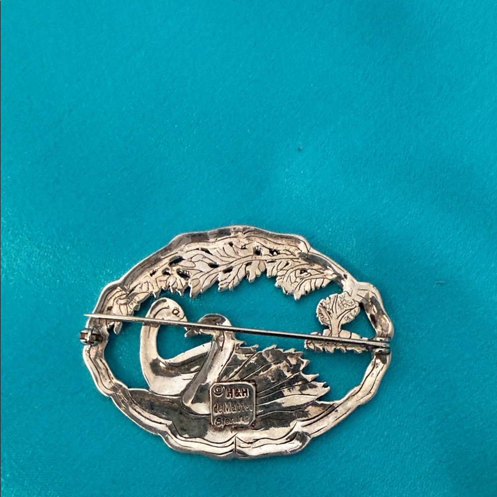 Sterling Silver Swan Brooch - Picture 2 of 3